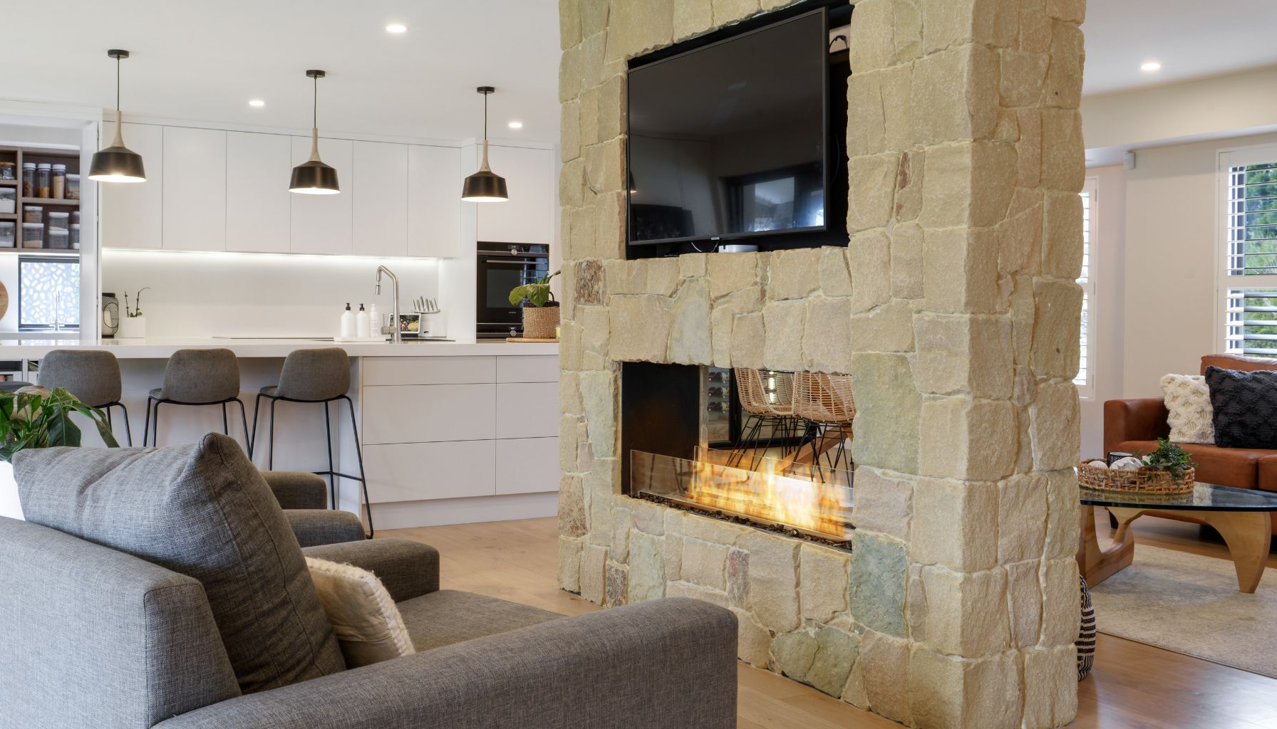 Ultimate Fireplace Showdown: Log Burners vs Bioethanol Fireplaces