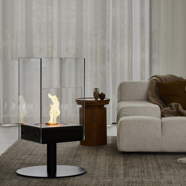 EcoSmart Orbit Bioethanol fresstanding fire close up in lounge.